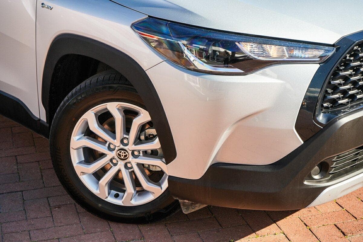 2025 Toyota Corolla Cross GX in Silver