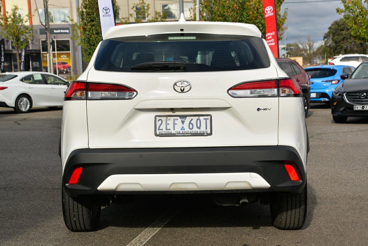 2025 Toyota Corolla Cross GX in White