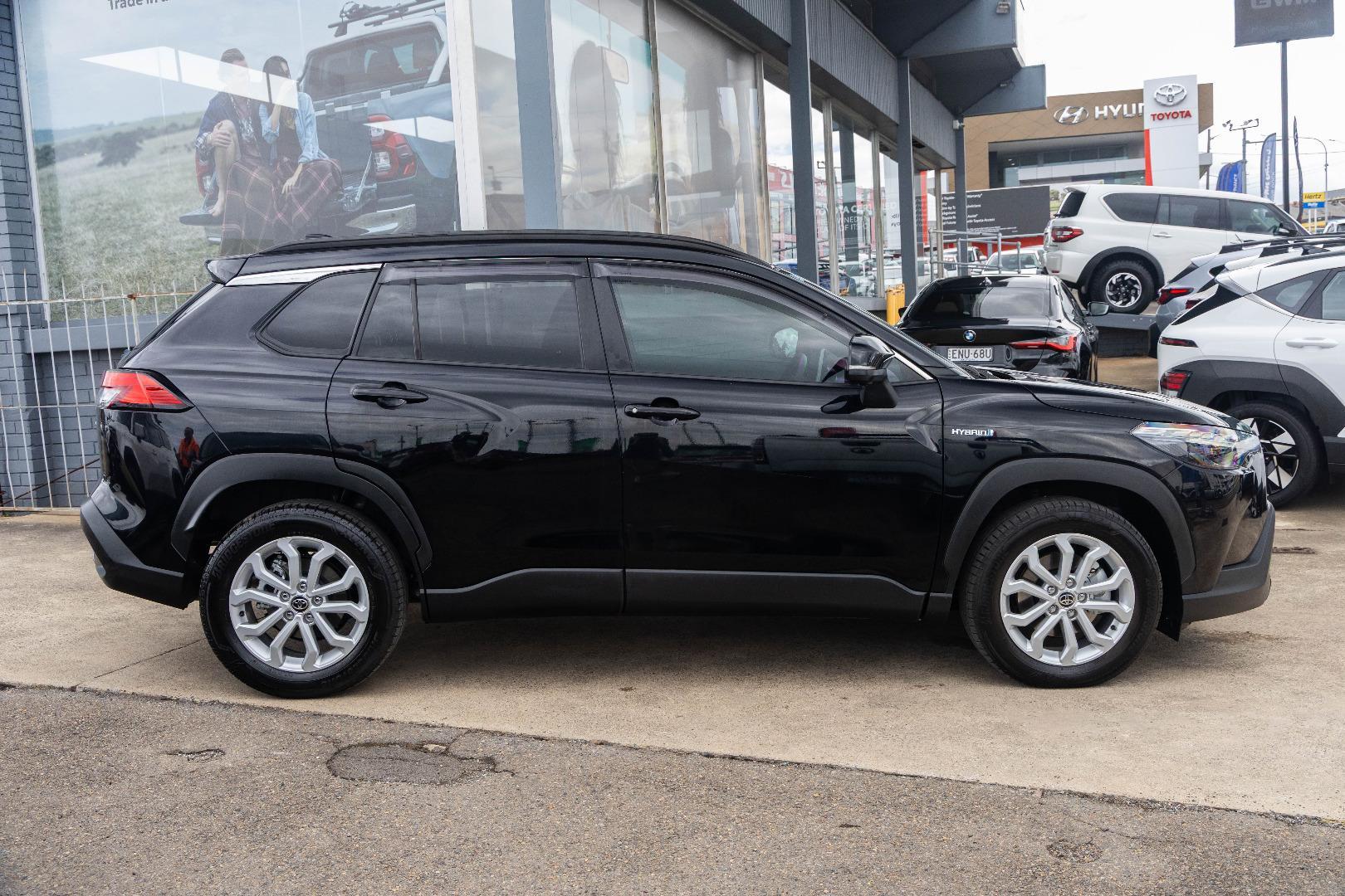 2022 Toyota Corolla Cross GXL in Black