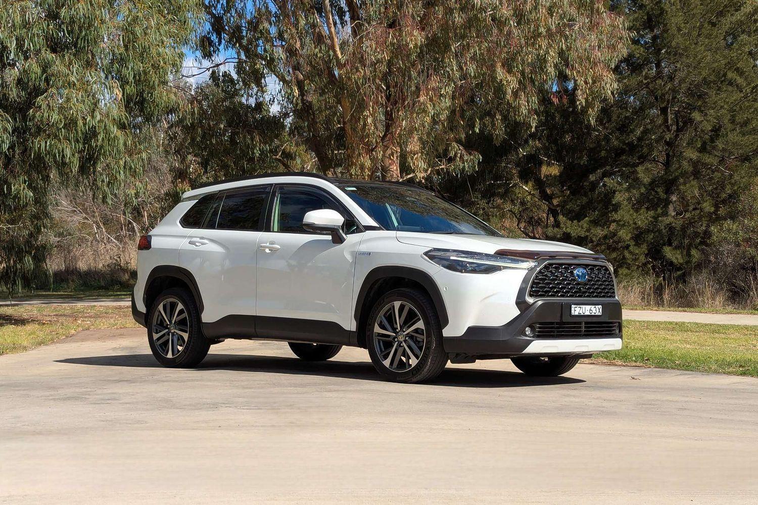 2023 Toyota Corolla Cross Atmos 2WD in White