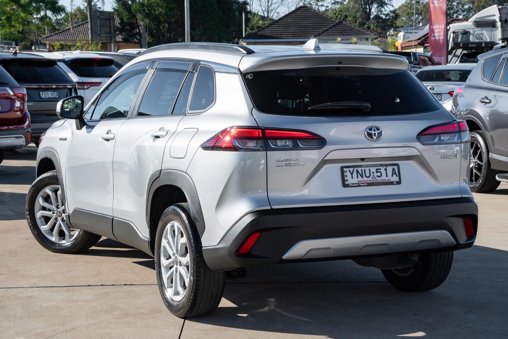 2023 Toyota Corolla Cross GXL in Silver