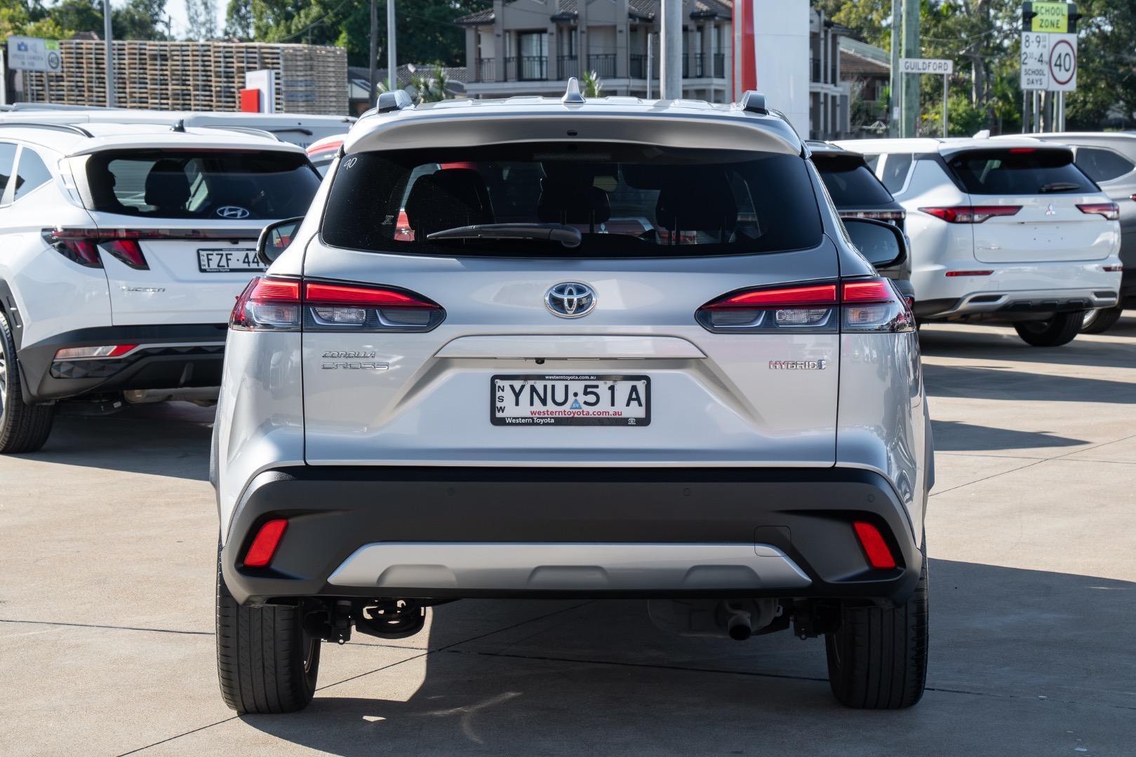 2023 Toyota Corolla Cross GXL in Silver