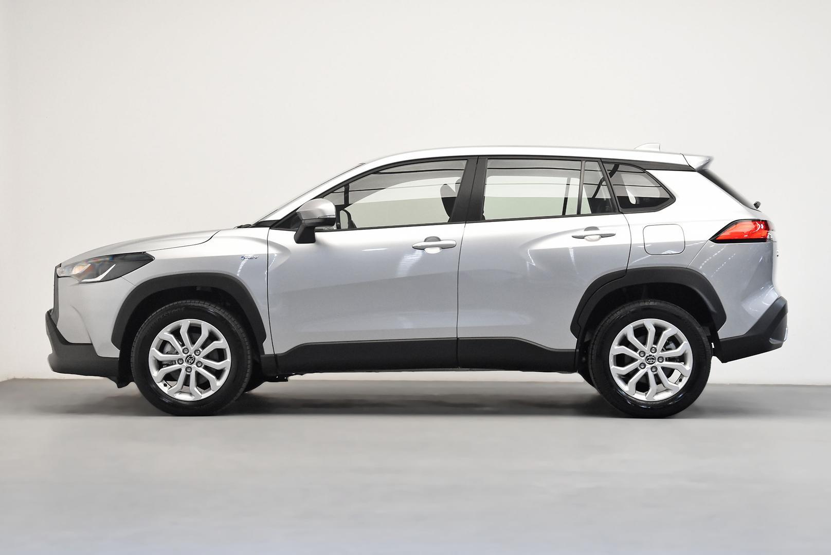 2025 Toyota Corolla Cross GX in Silver