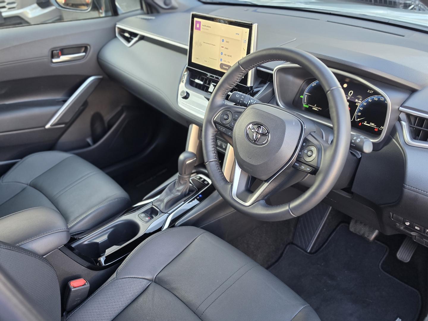 2025 Toyota Corolla Cross Atmos 2WD in Green