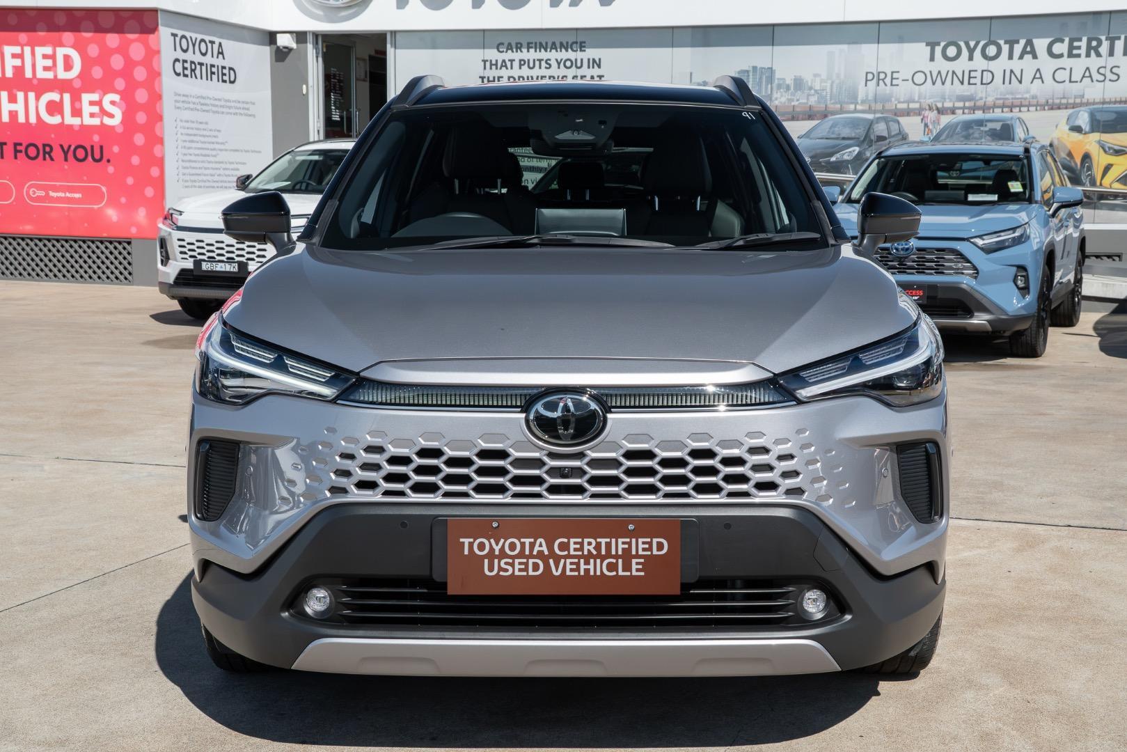 2025 Toyota Corolla Cross Atmos 2WD in Two Tone Silver