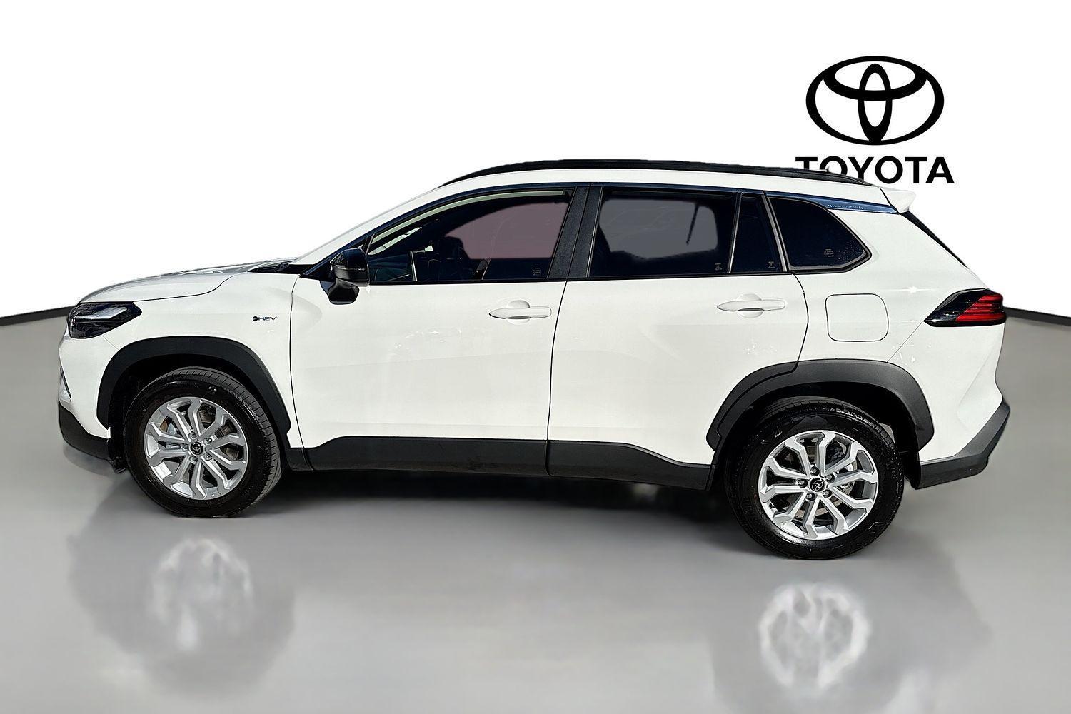 2026 Toyota Corolla Cross GXL in White