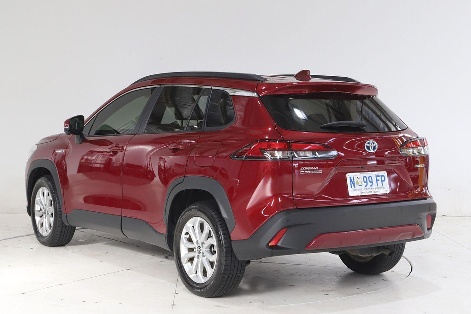 2022 Toyota Corolla Cross GXL in Red