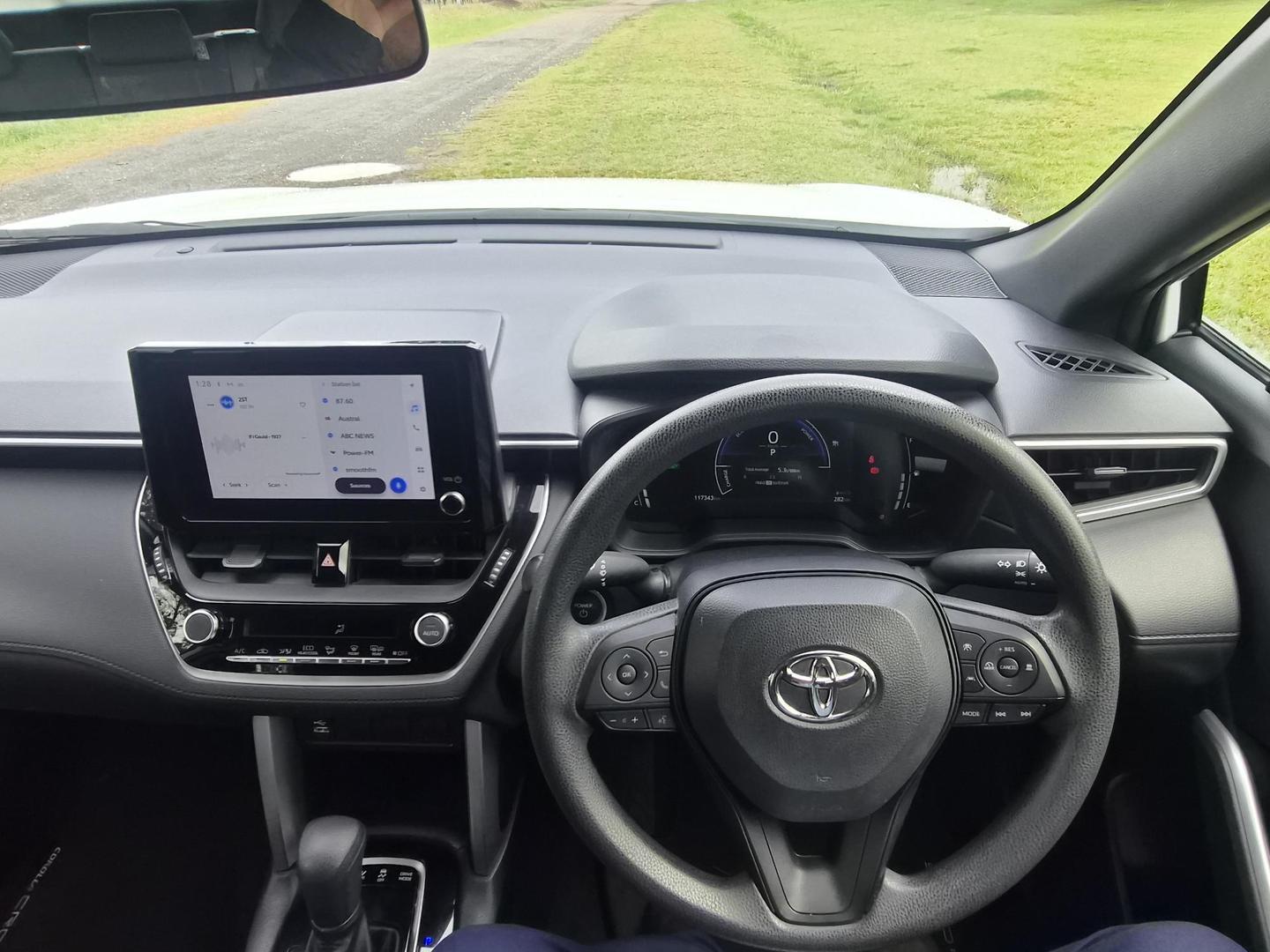 2023 Toyota Corolla Cross GX in White