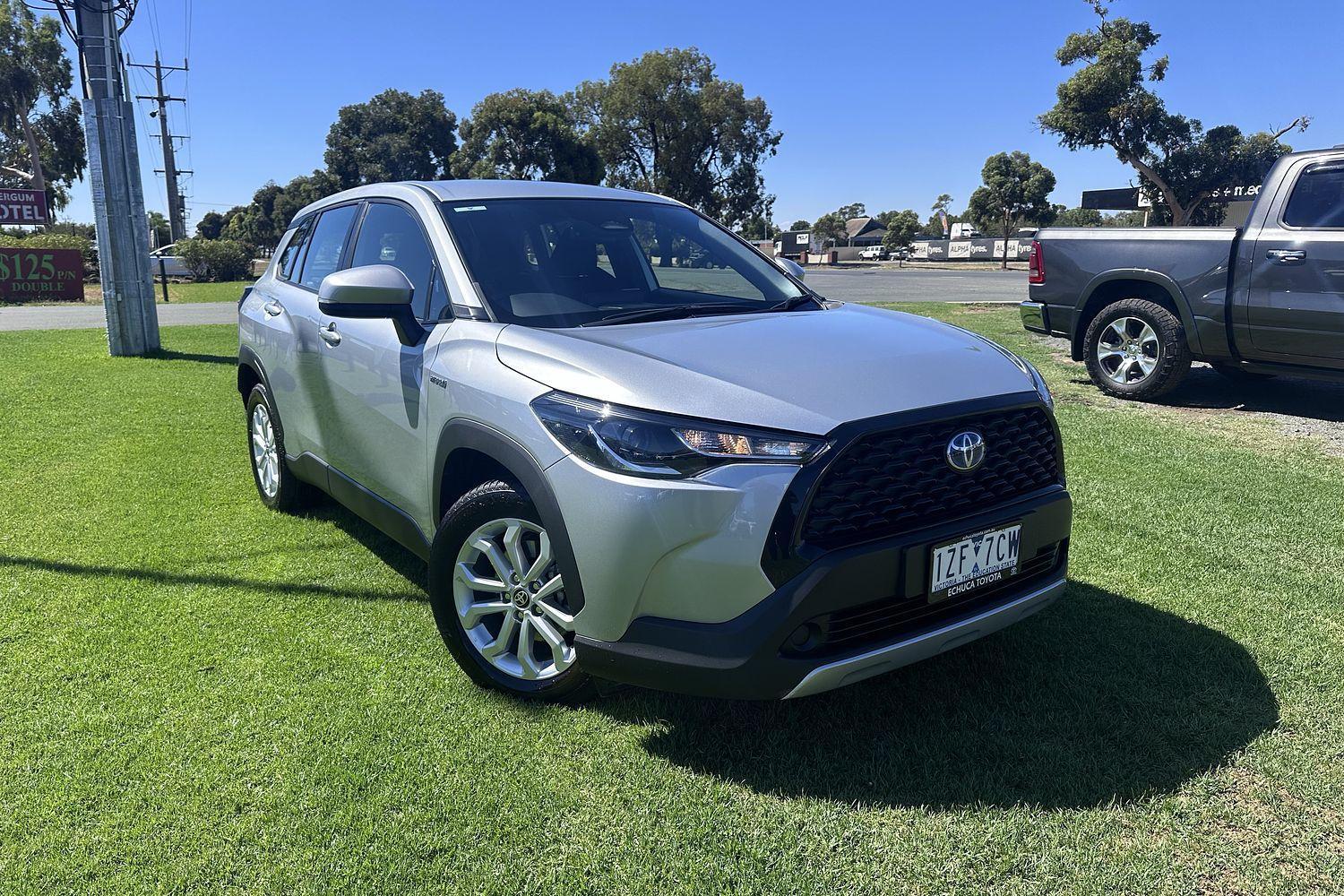 2023 Toyota Corolla Cross GX in Silver