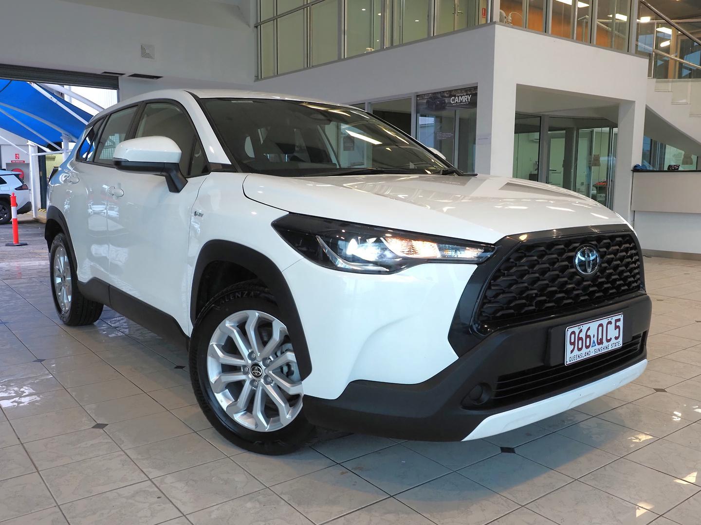 2024 Toyota Corolla Cross GX in White