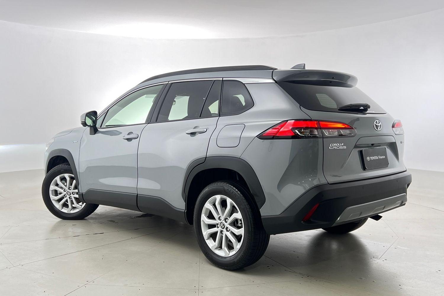 2025 Toyota Corolla Cross GXL in Grey
