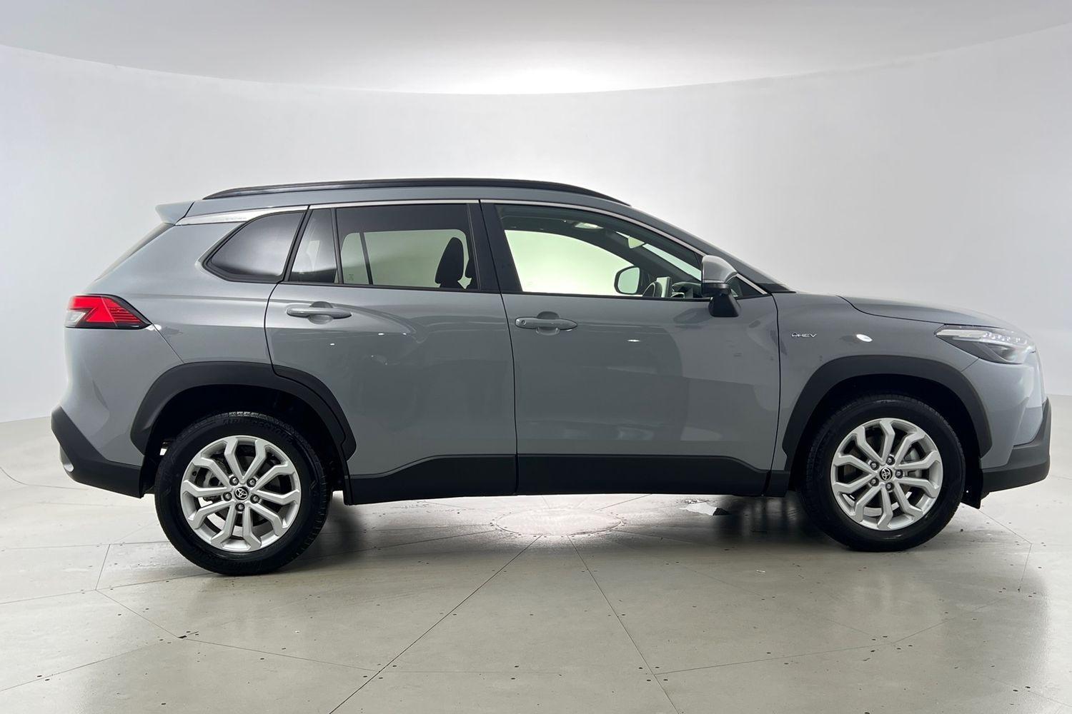 2025 Toyota Corolla Cross GXL in Grey