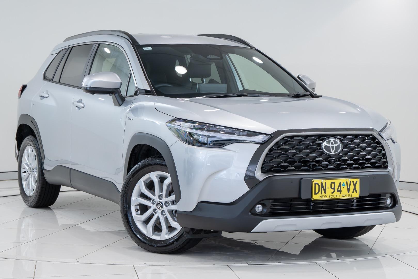 2025 Toyota Corolla Cross GXL in Silver