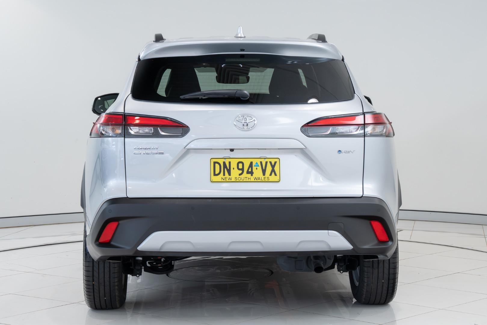 2025 Toyota Corolla Cross GXL in Silver