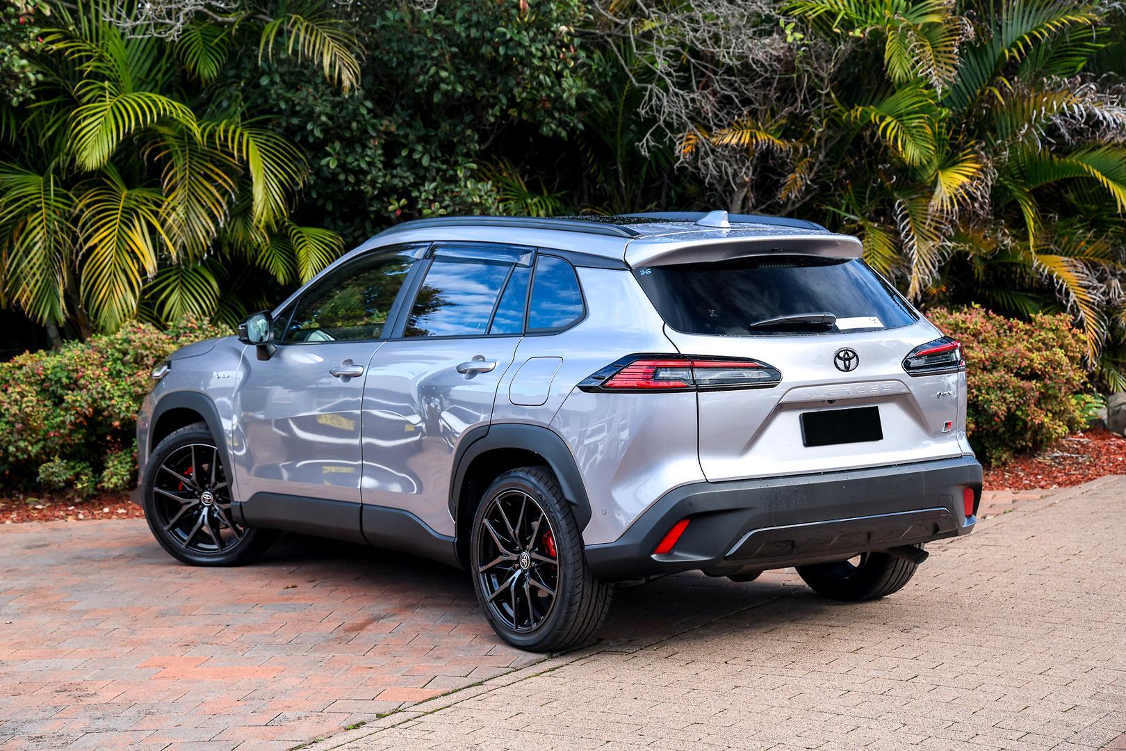 2025 Toyota Corolla Cross GR-S HV AWD in Silver