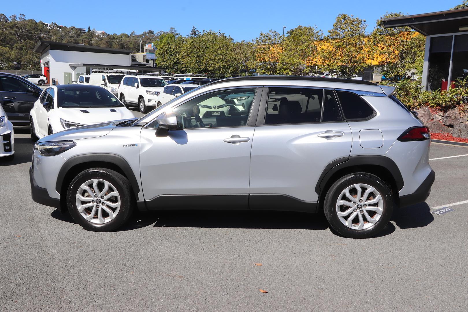 2022 Toyota Corolla Cross GXL in Silver