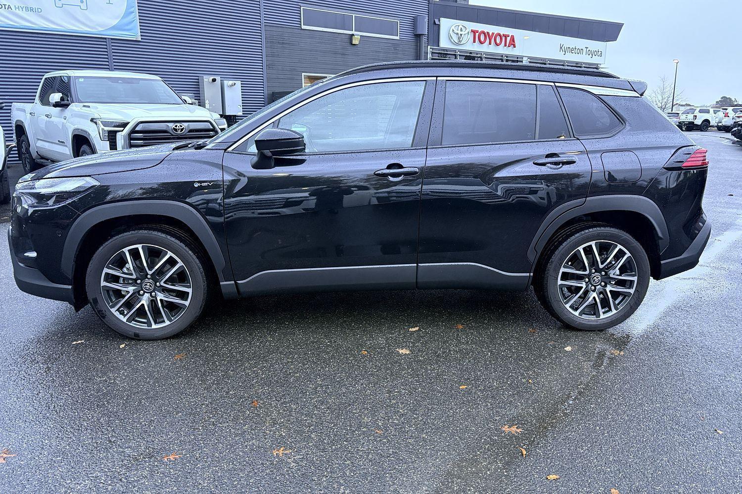 2025 Toyota Corolla Cross Atmos in Black