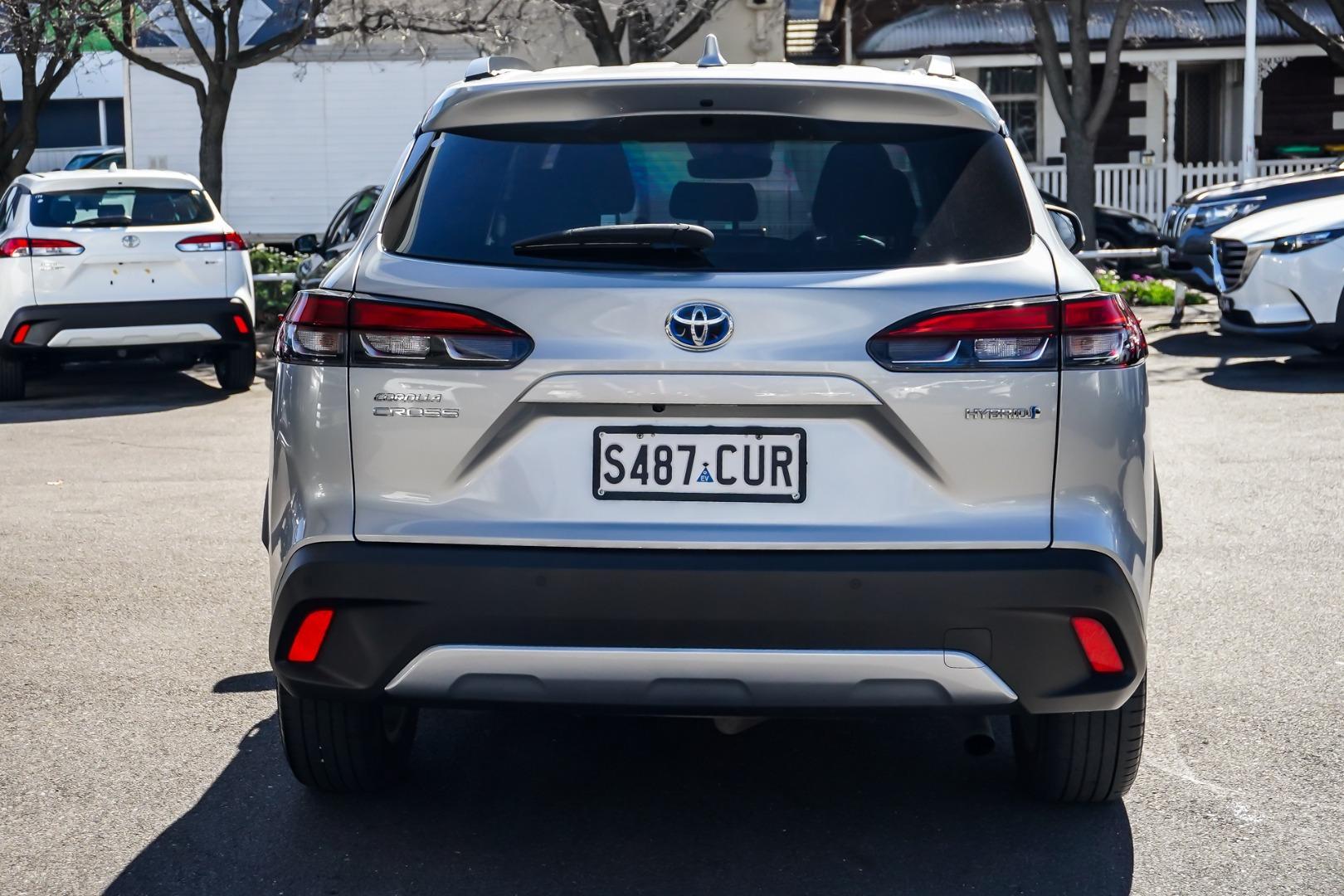 2022 Toyota Corolla Cross GXL in Silver
