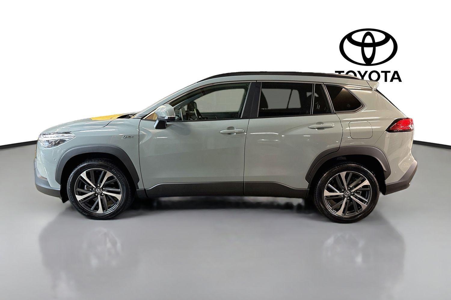 2024 Toyota Corolla Cross Atmos AWD in Green