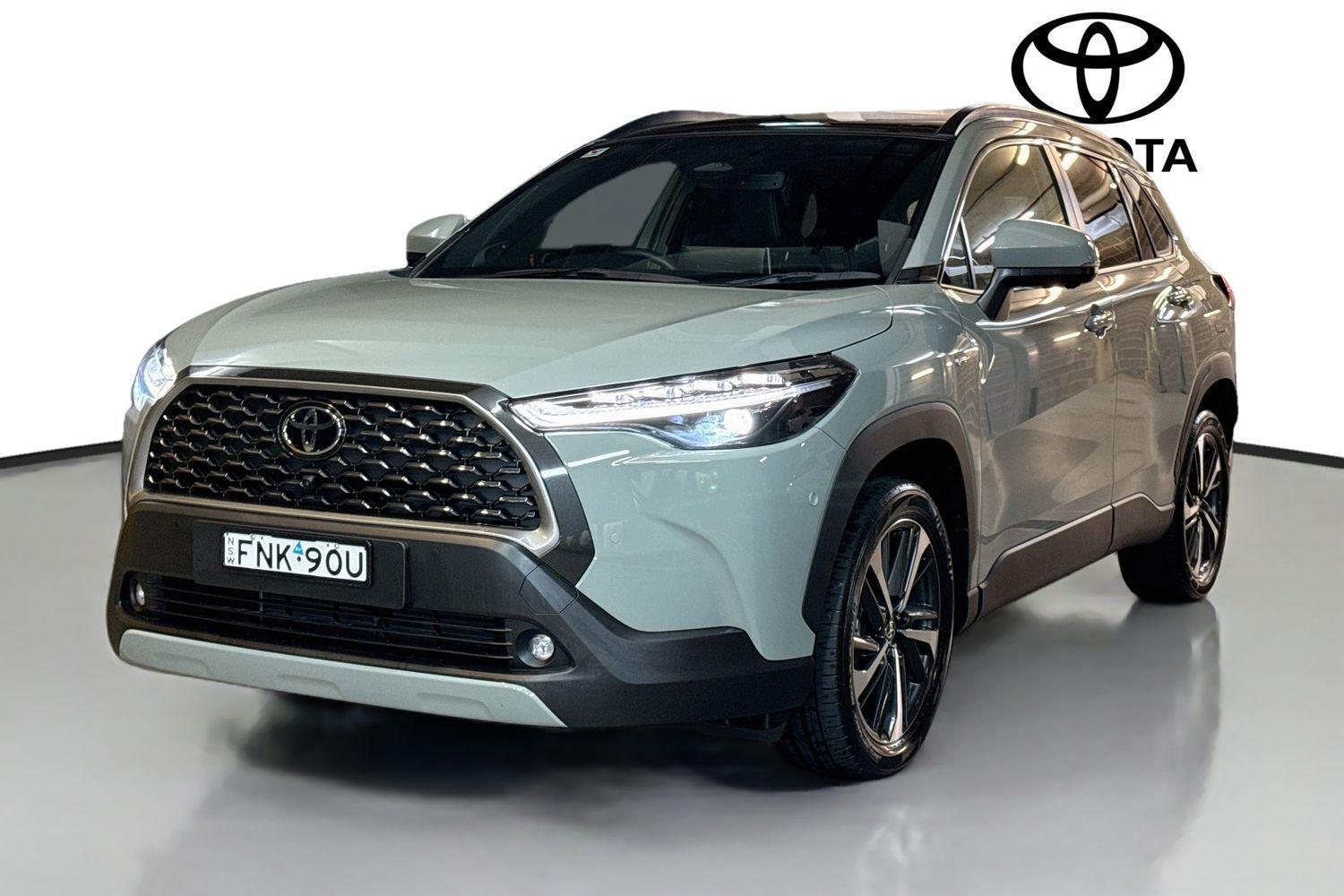 2024 Toyota Corolla Cross Atmos AWD in Green