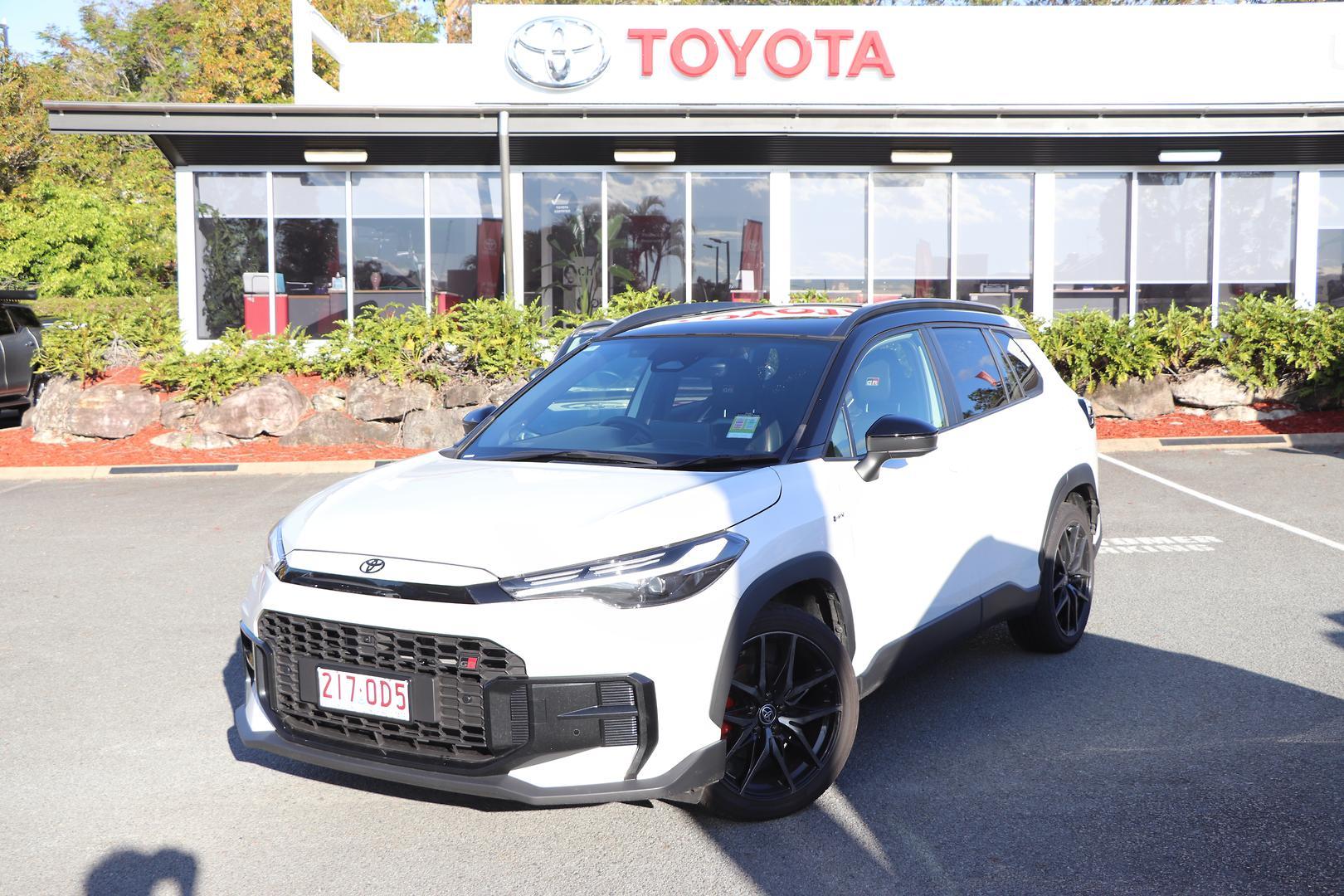 2025 Toyota Corolla Cross GR-S HV AWD in Two Tone White