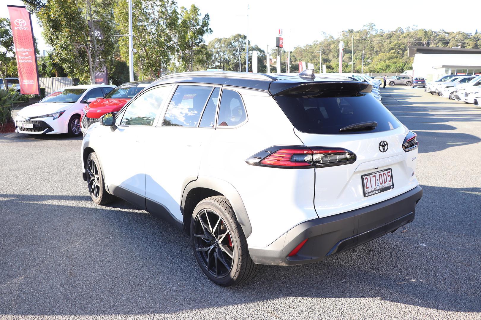 2025 Toyota Corolla Cross GR-S HV AWD in Two Tone White