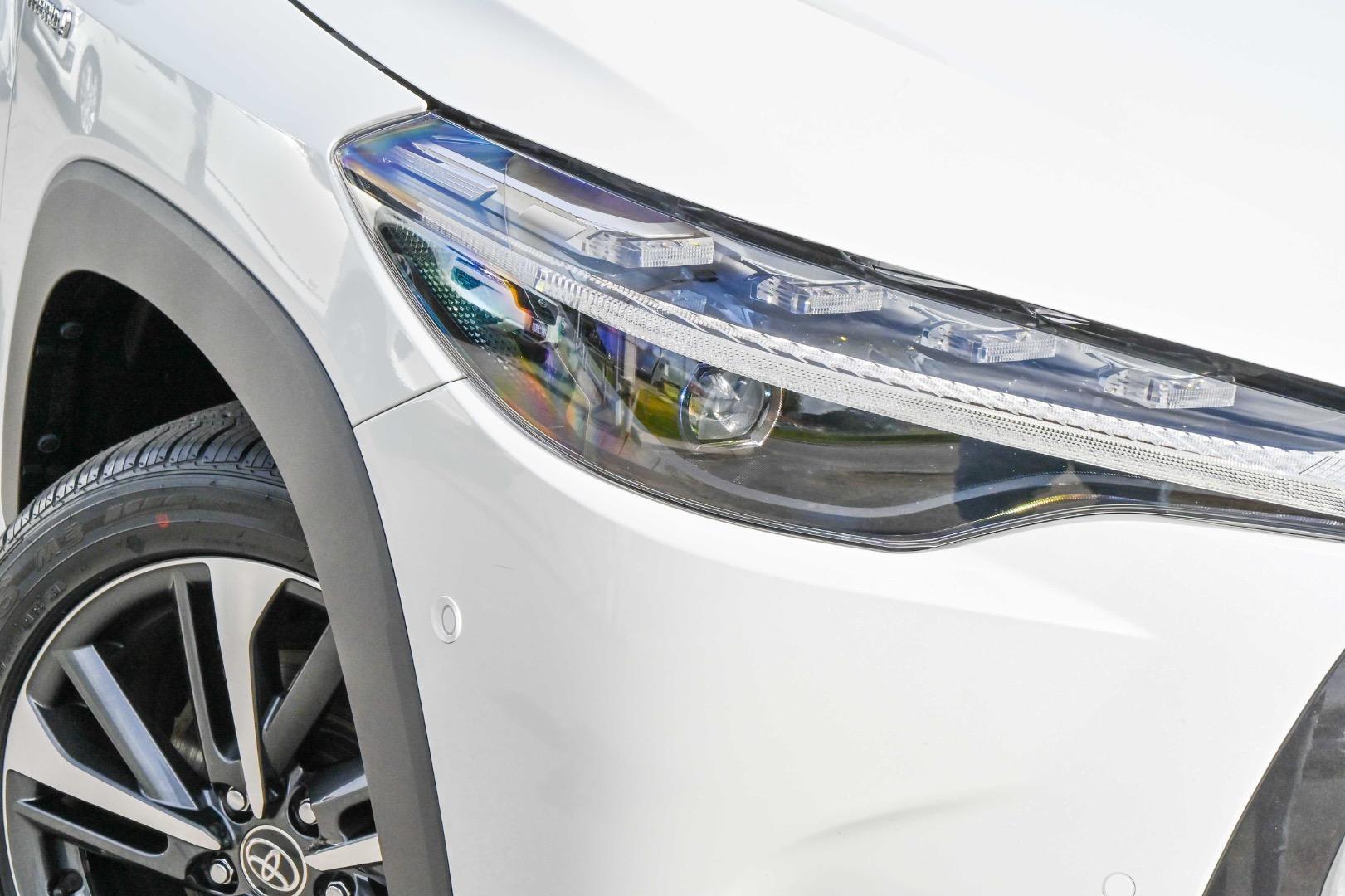 2022 Toyota Corolla Cross Atmos in White