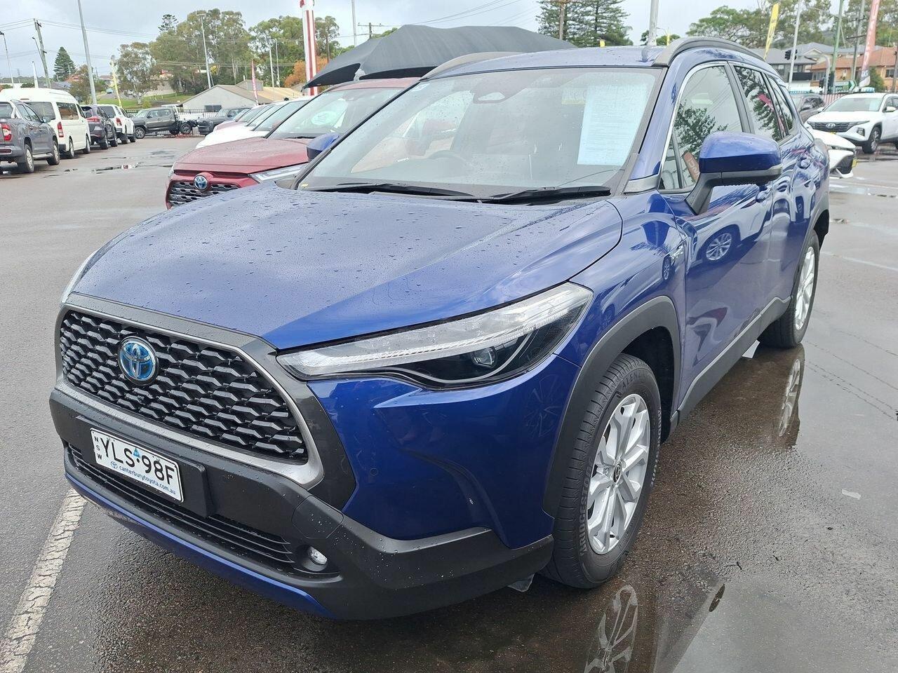 2022 Toyota Corolla Cross GXL in Blue