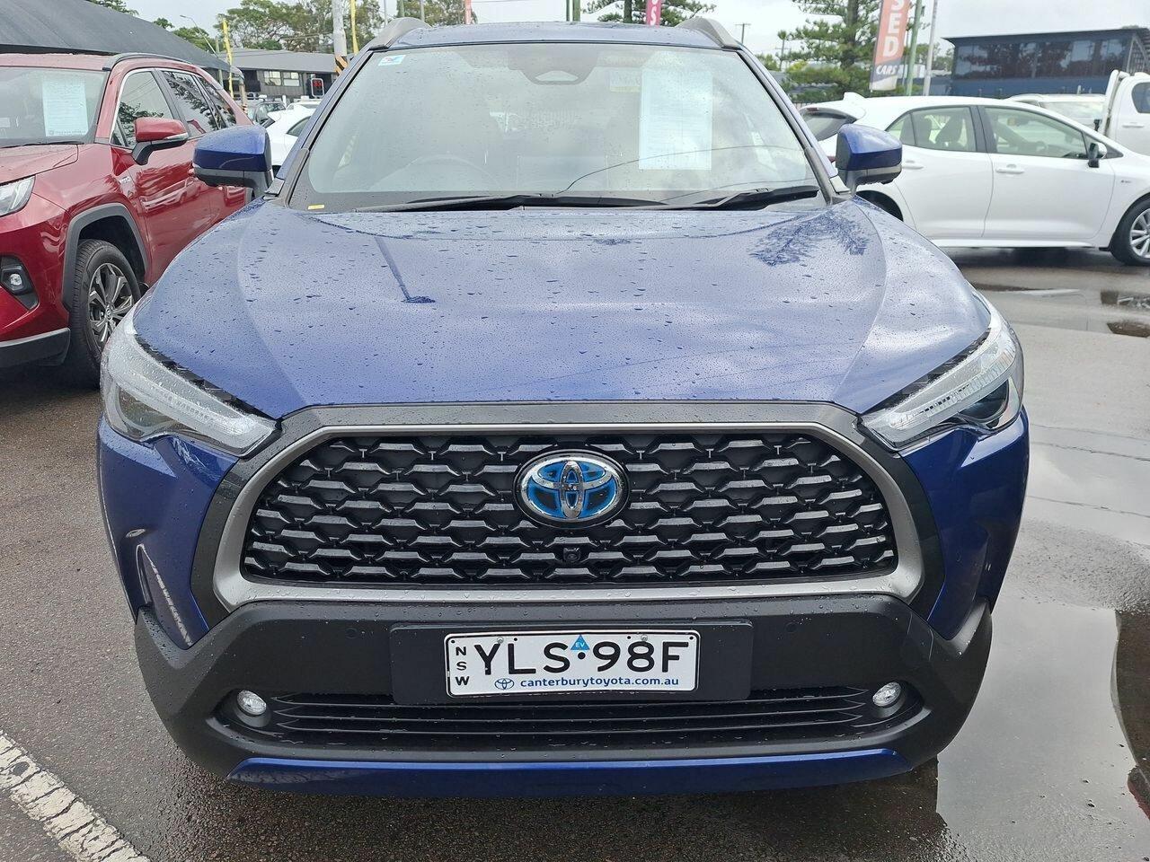 2022 Toyota Corolla Cross GXL in Blue
