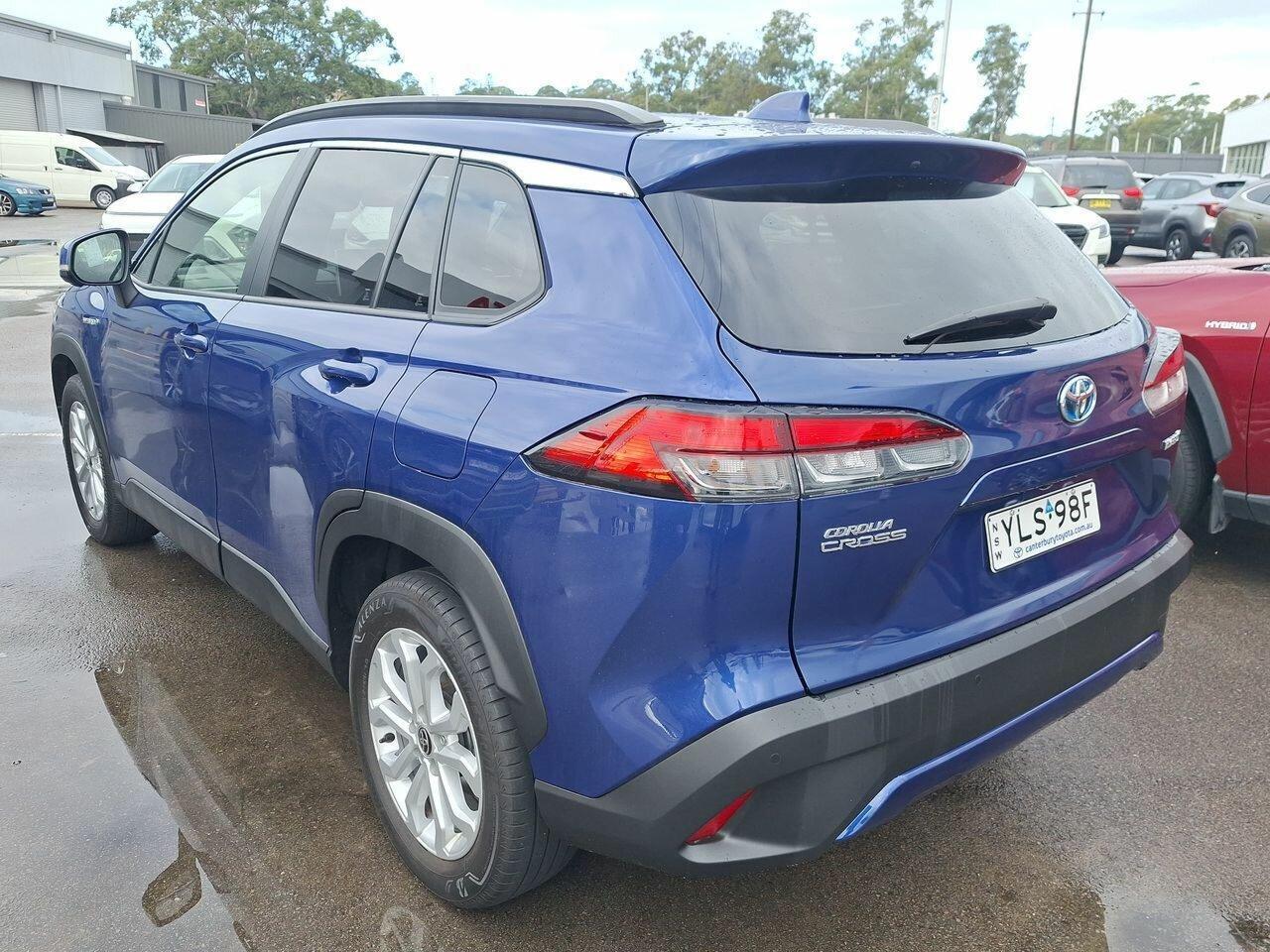 2022 Toyota Corolla Cross GXL in Blue