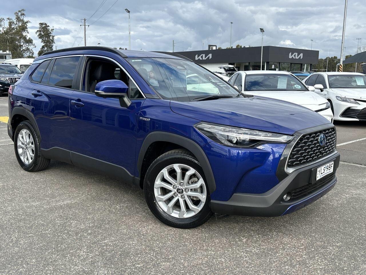 2022 Toyota Corolla Cross GXL in Blue