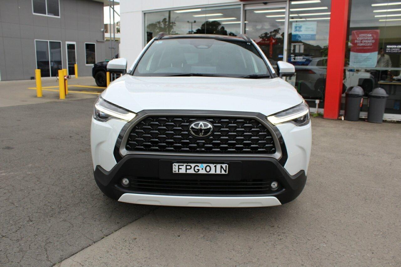 2025 Toyota Corolla Cross Atmos AWD in White