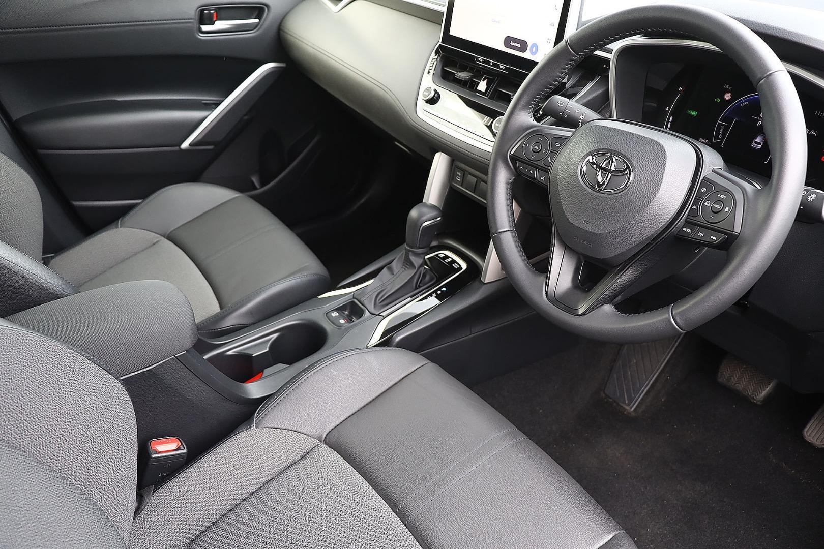 2025 Toyota Corolla Cross GXL in Red