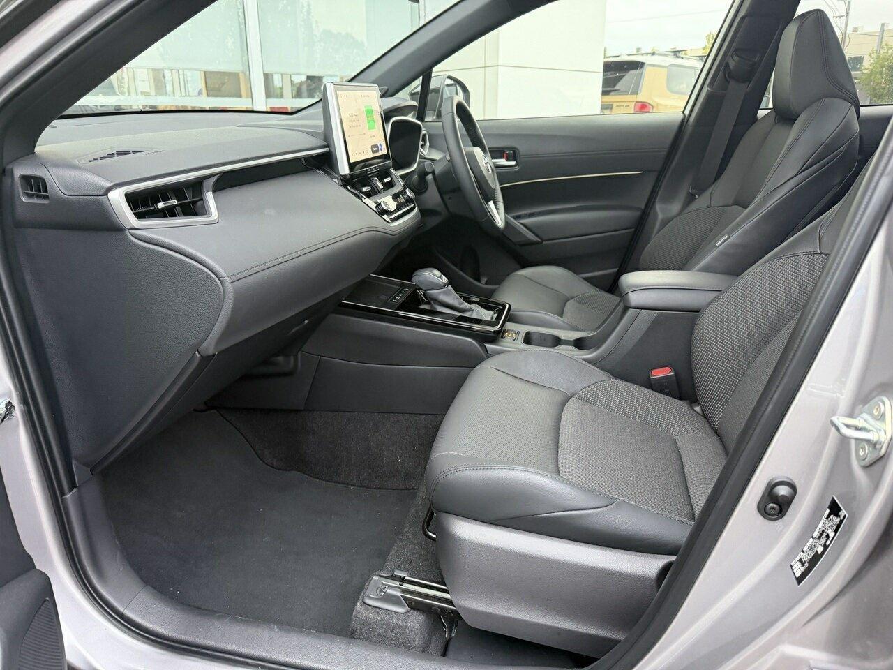2025 Toyota Corolla Cross Atmos AWD in Two Tone Silver