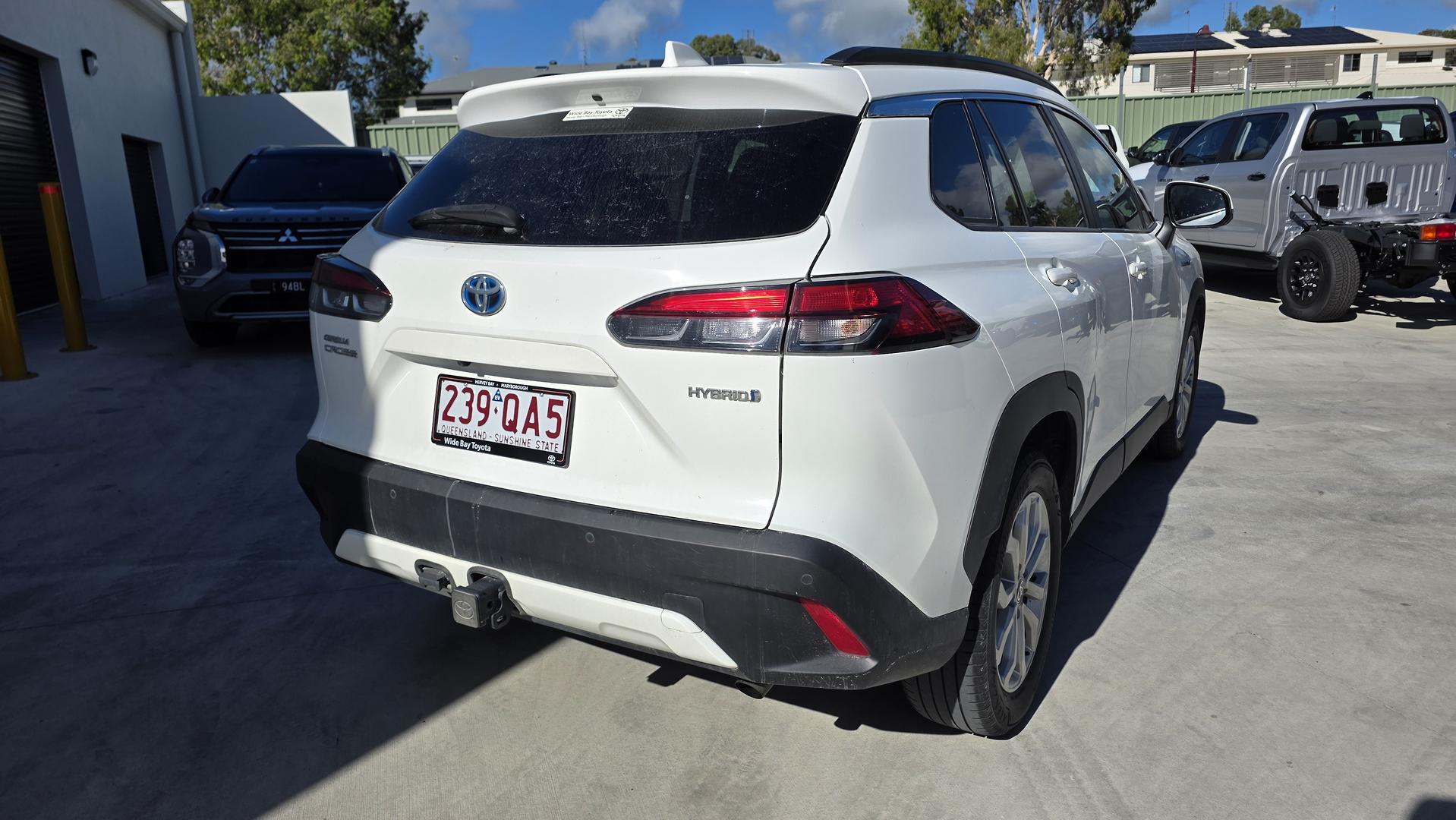 2022 Toyota Corolla Cross GXL in White