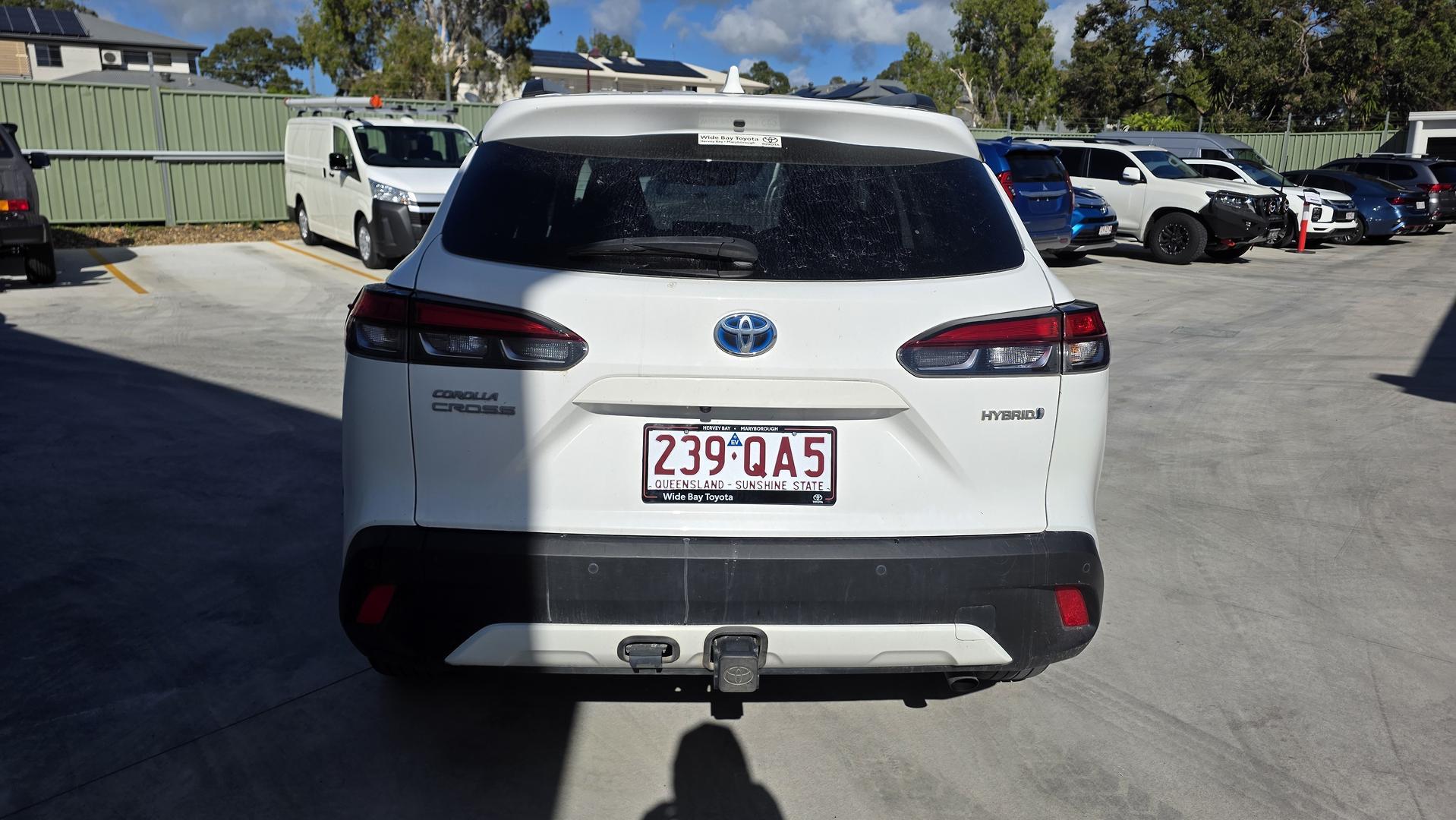 2022 Toyota Corolla Cross GXL in White
