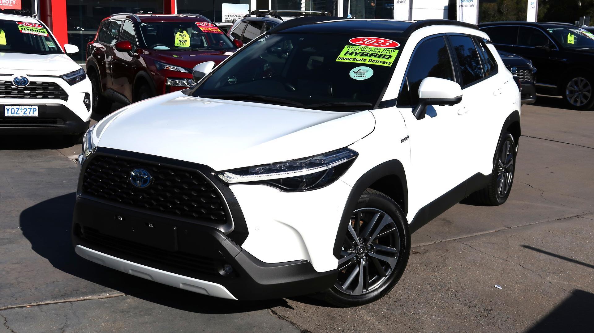 2023 Toyota Corolla Cross Atmos AWD in White