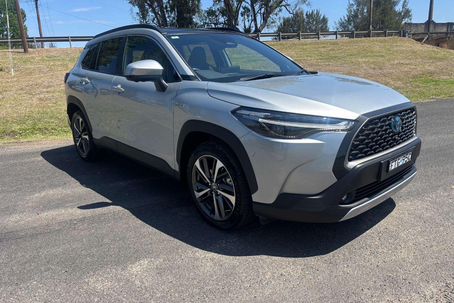 2022 Toyota Corolla Cross Atmos AWD in Silver