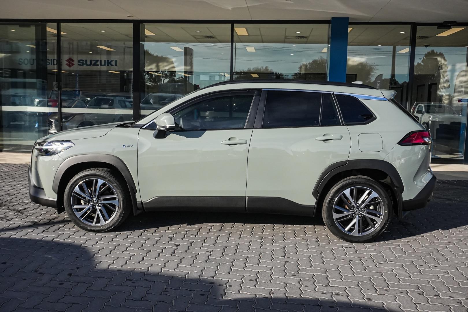 2025 Toyota Corolla Cross Atmos in Green