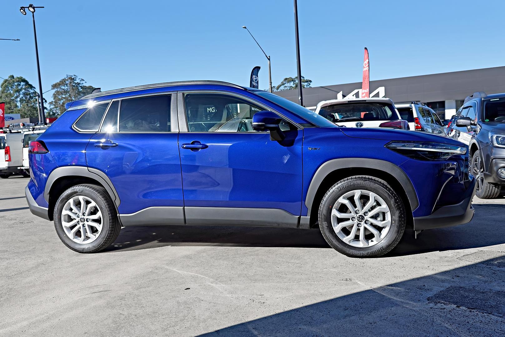 2025 Toyota Corolla Cross GXL in Blue