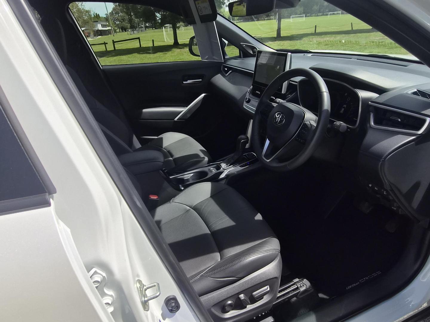 2024 Toyota Corolla Cross Atmos AWD in White