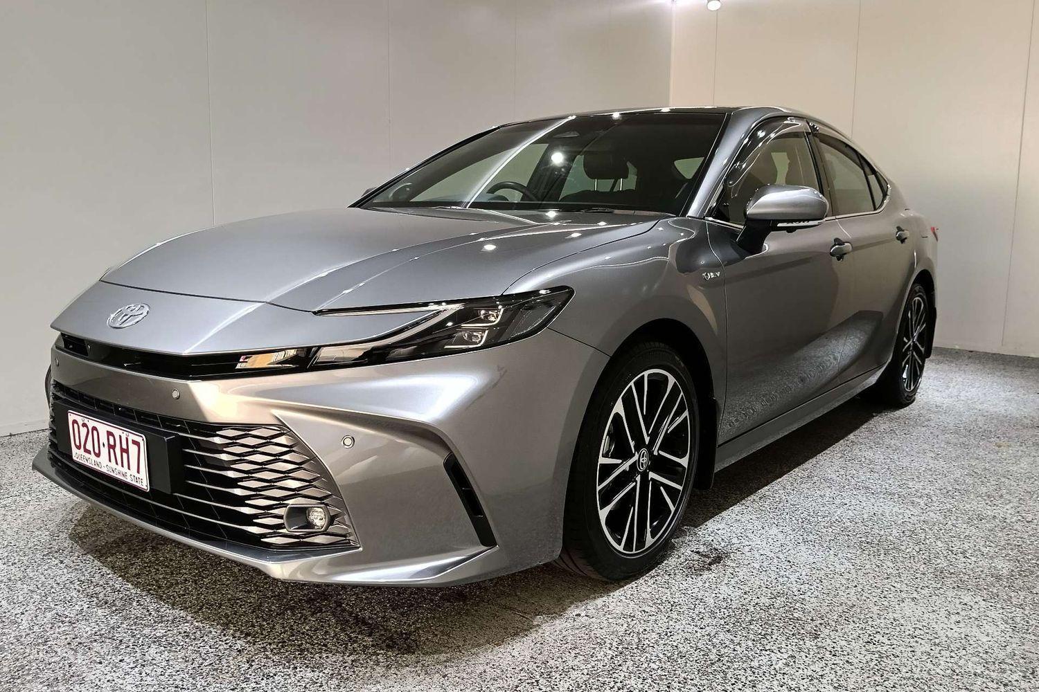 2025 Toyota Camry SL in Grey
