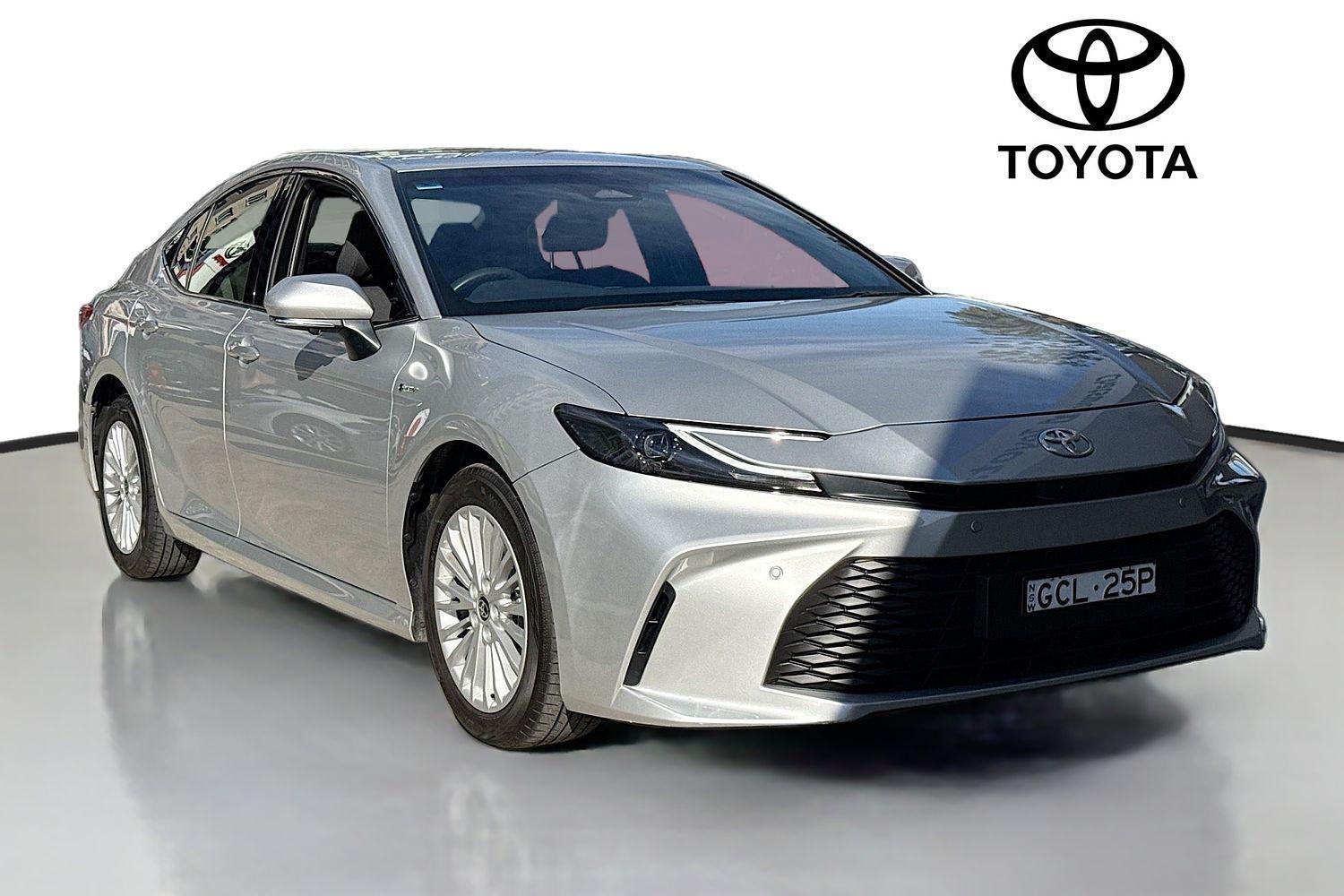 2025 Toyota Camry Ascent in Silver