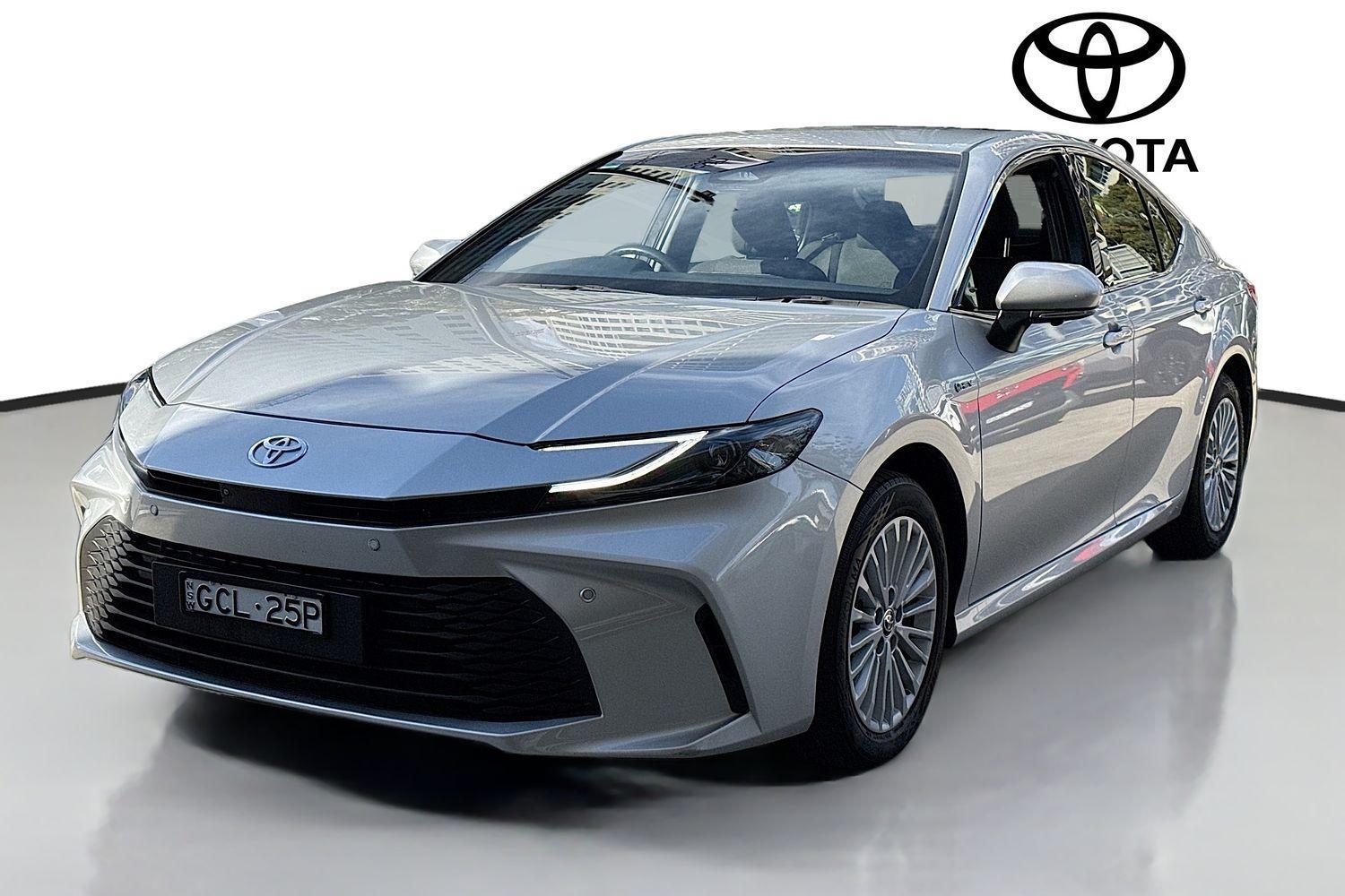 2025 Toyota Camry Ascent in Silver