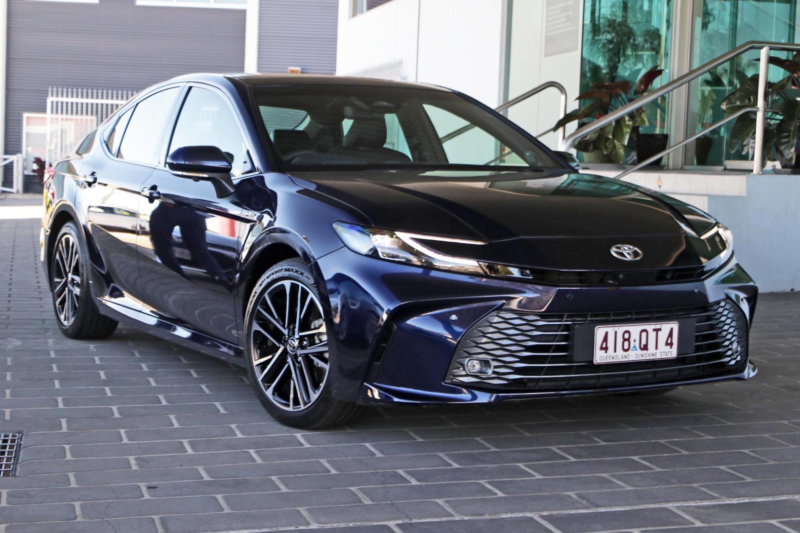 2025 Toyota Camry SL in Blue