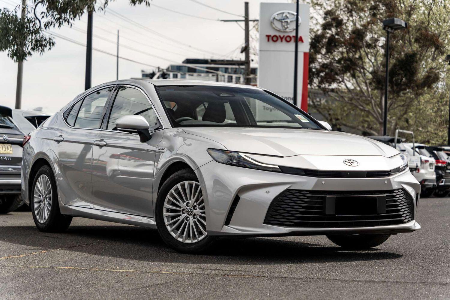 2025 Toyota Camry Ascent in Silver