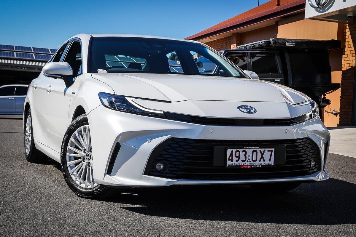2025 Toyota Camry Ascent Sport in White