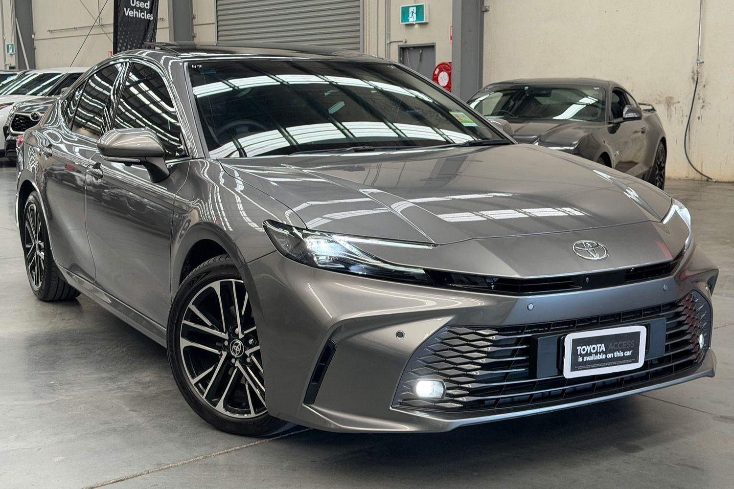 2025 Toyota Camry SL in Silver