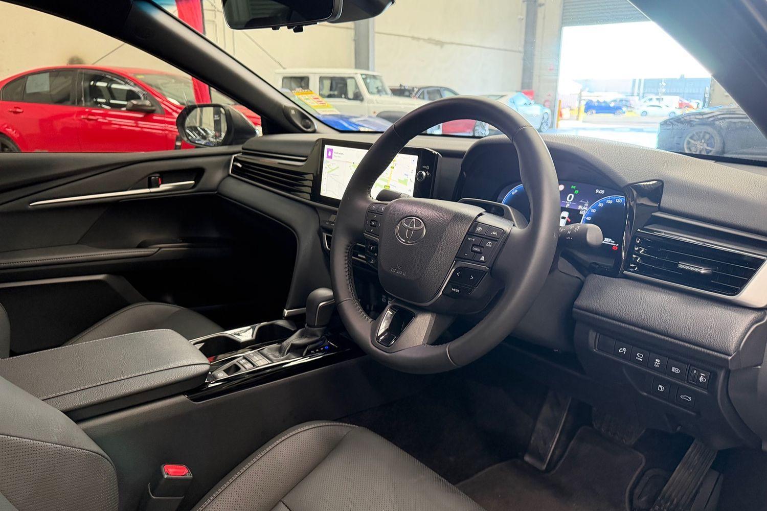 2025 Toyota Camry SL in Silver