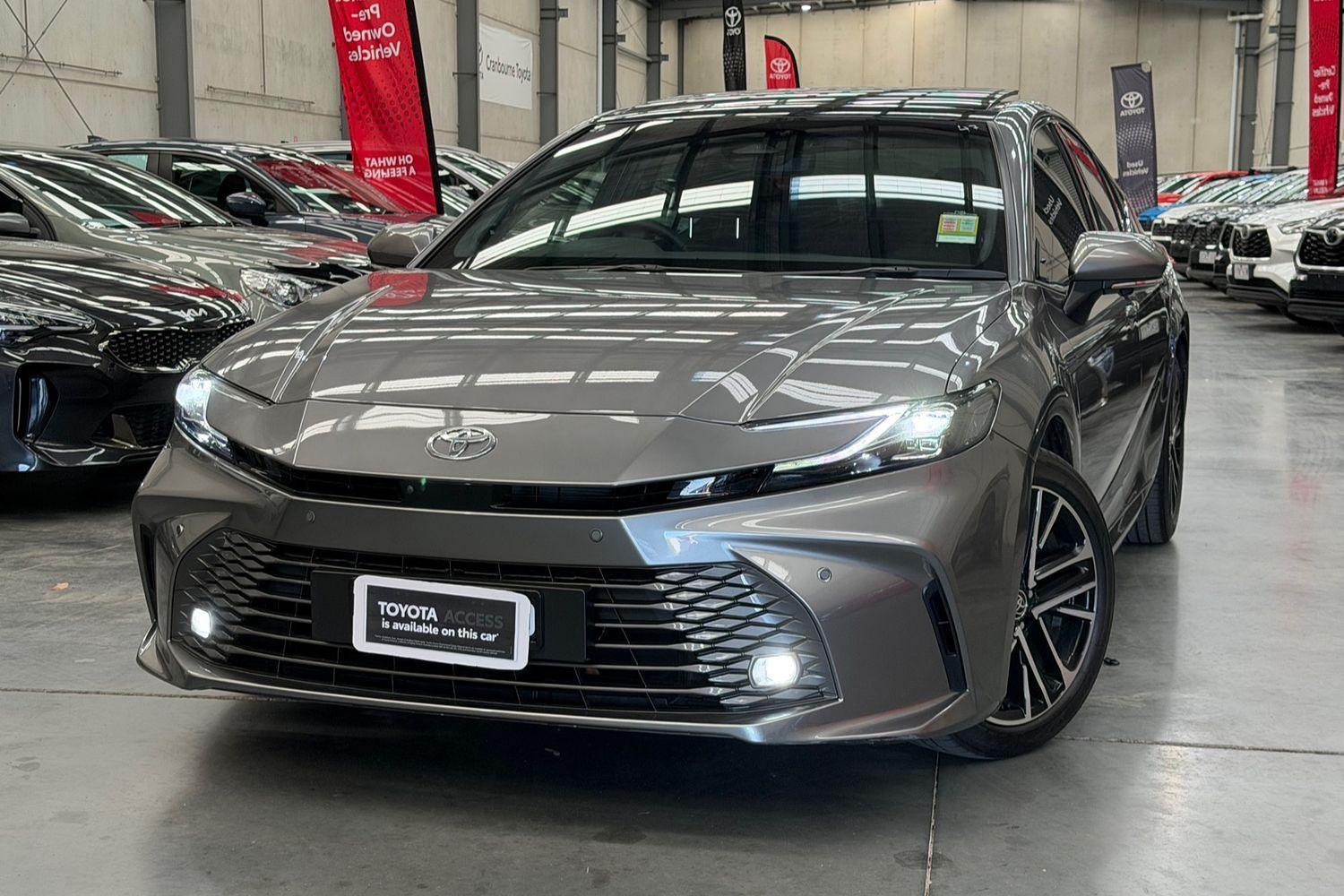 2025 Toyota Camry SL in Silver